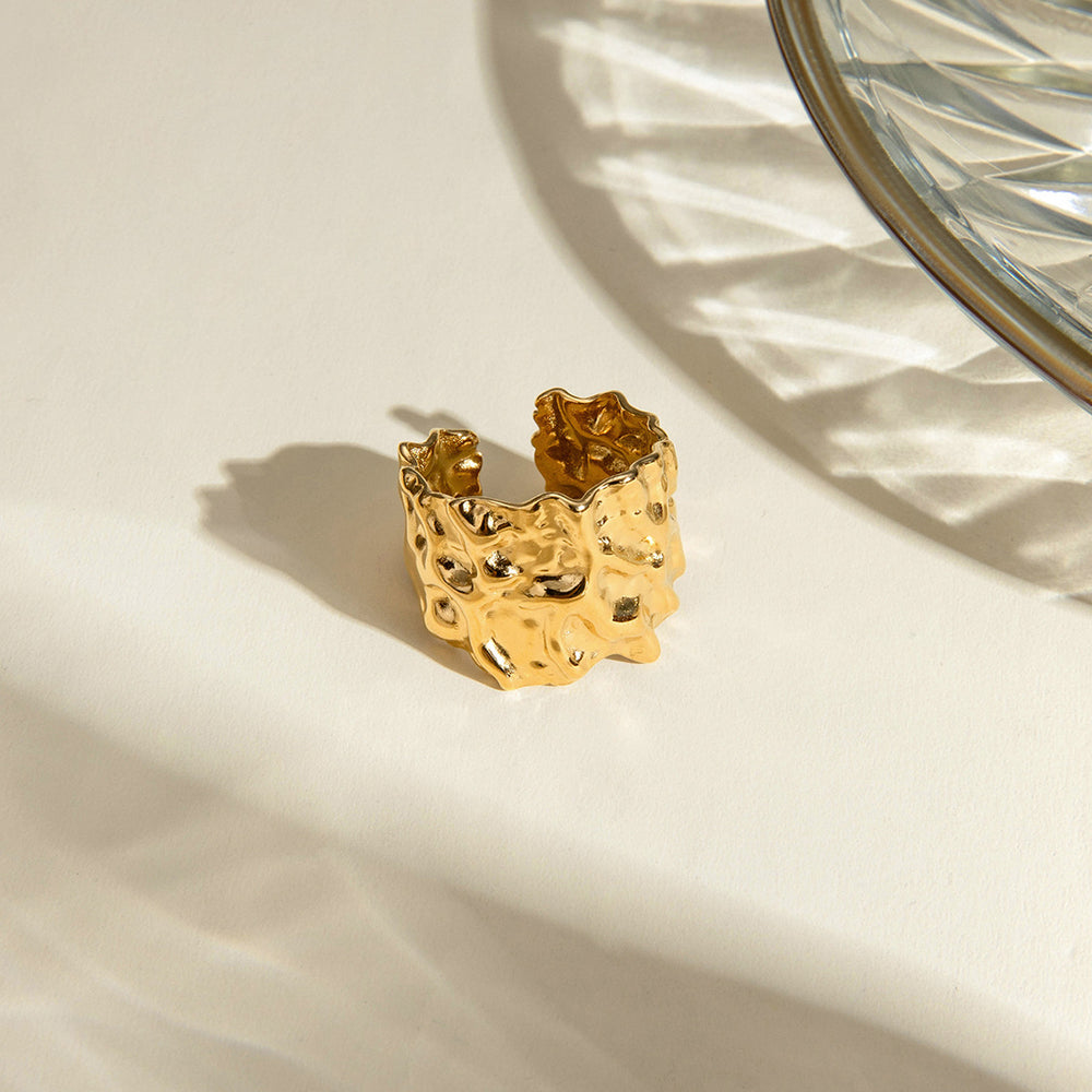 Aurora Texture Ring – adjustable gold ring