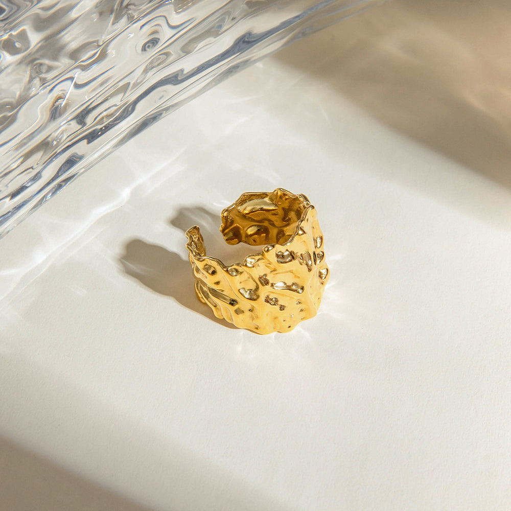 Aurora Texture Ring – adjustable gold ring