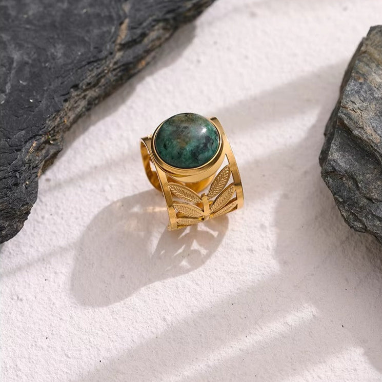 Emerald Crown Ring – adjustable gold ring with green stone and leaf filigree