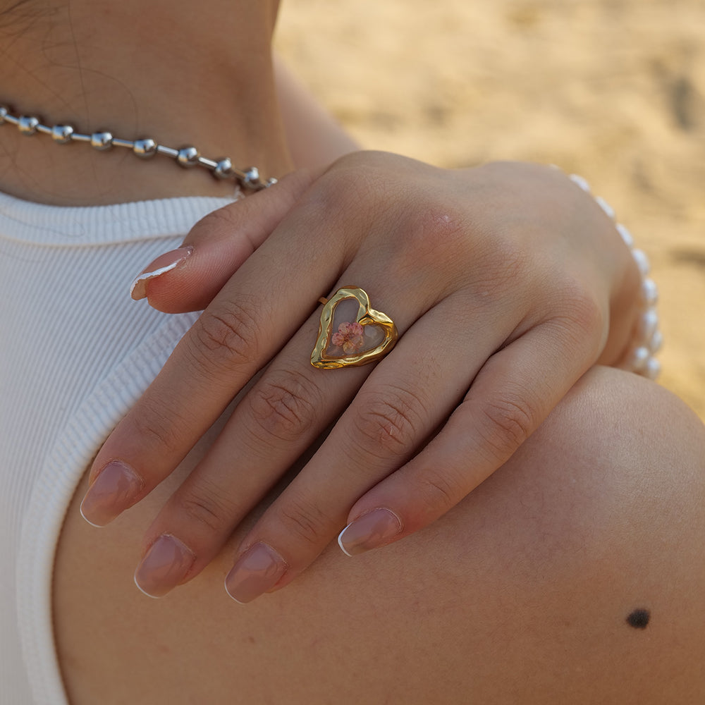 Love Loop Ring – adjustable gold ring