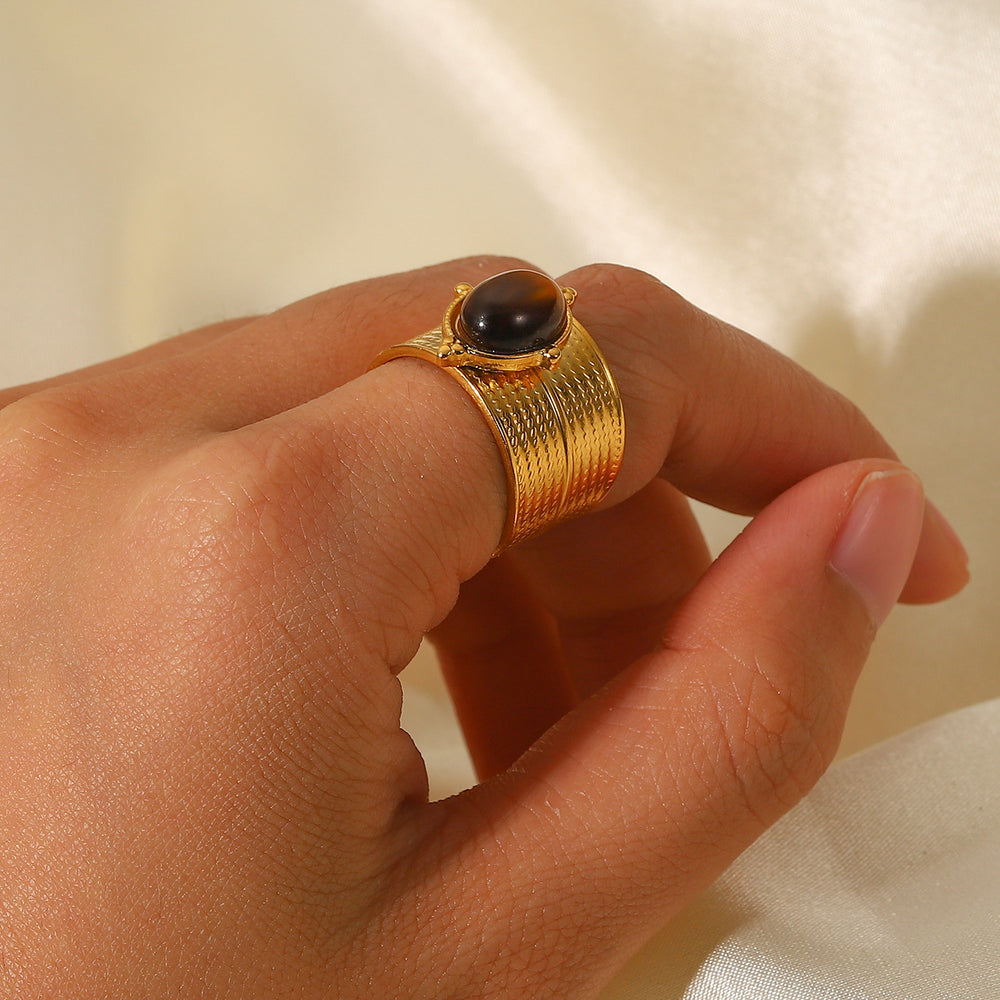 Velvet Void Ring – adjustable gold ring