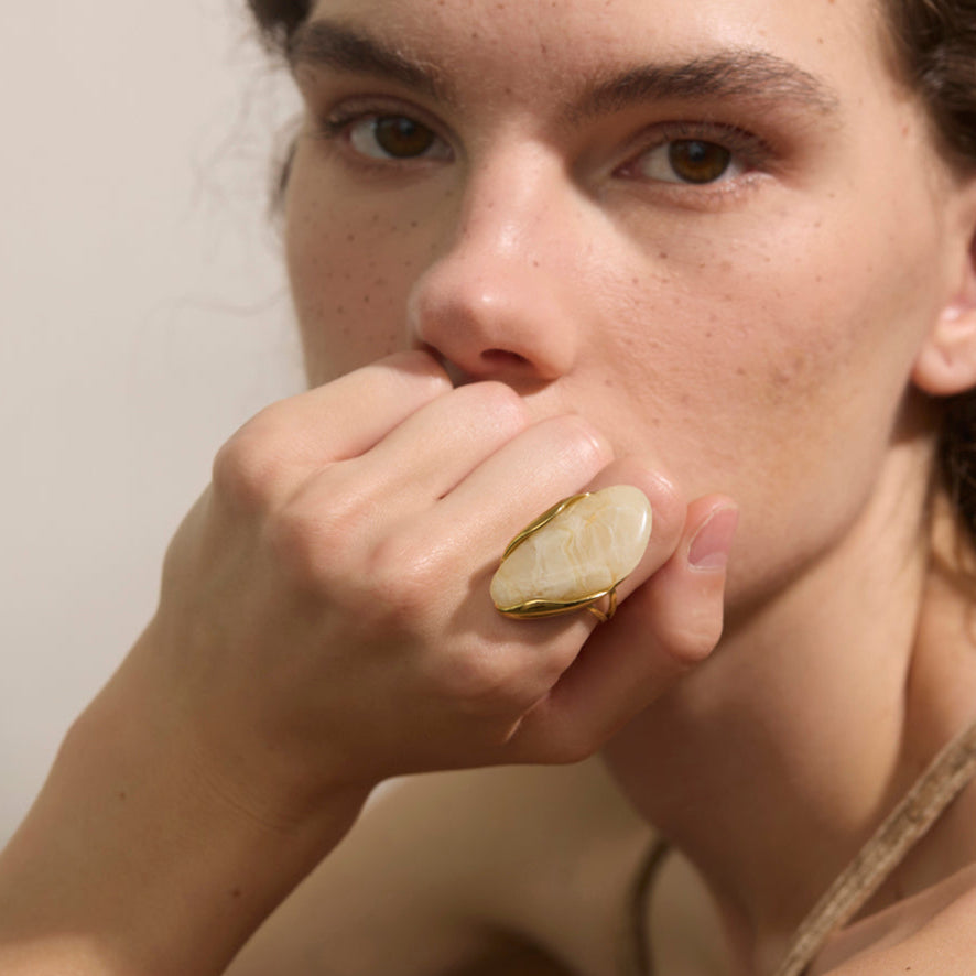 Riverbed Ring – White – adjustable gold ring with white marbled stone