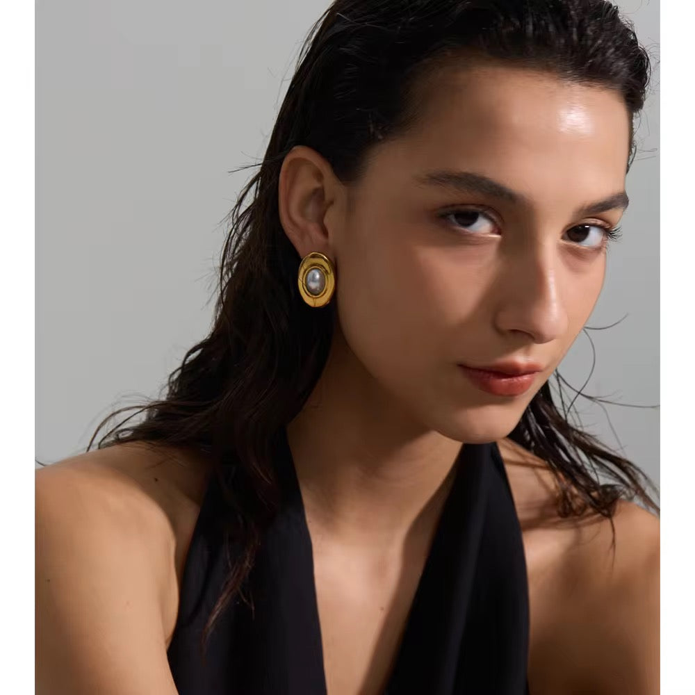 Pearl Halo Studs – gold stud earrings with pearls
