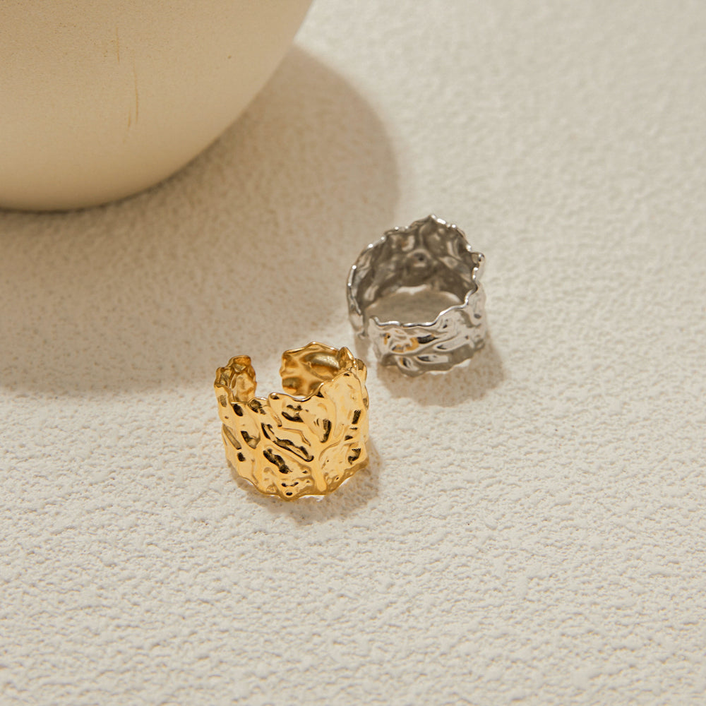 Aurora Texture Ring – adjustable gold ring