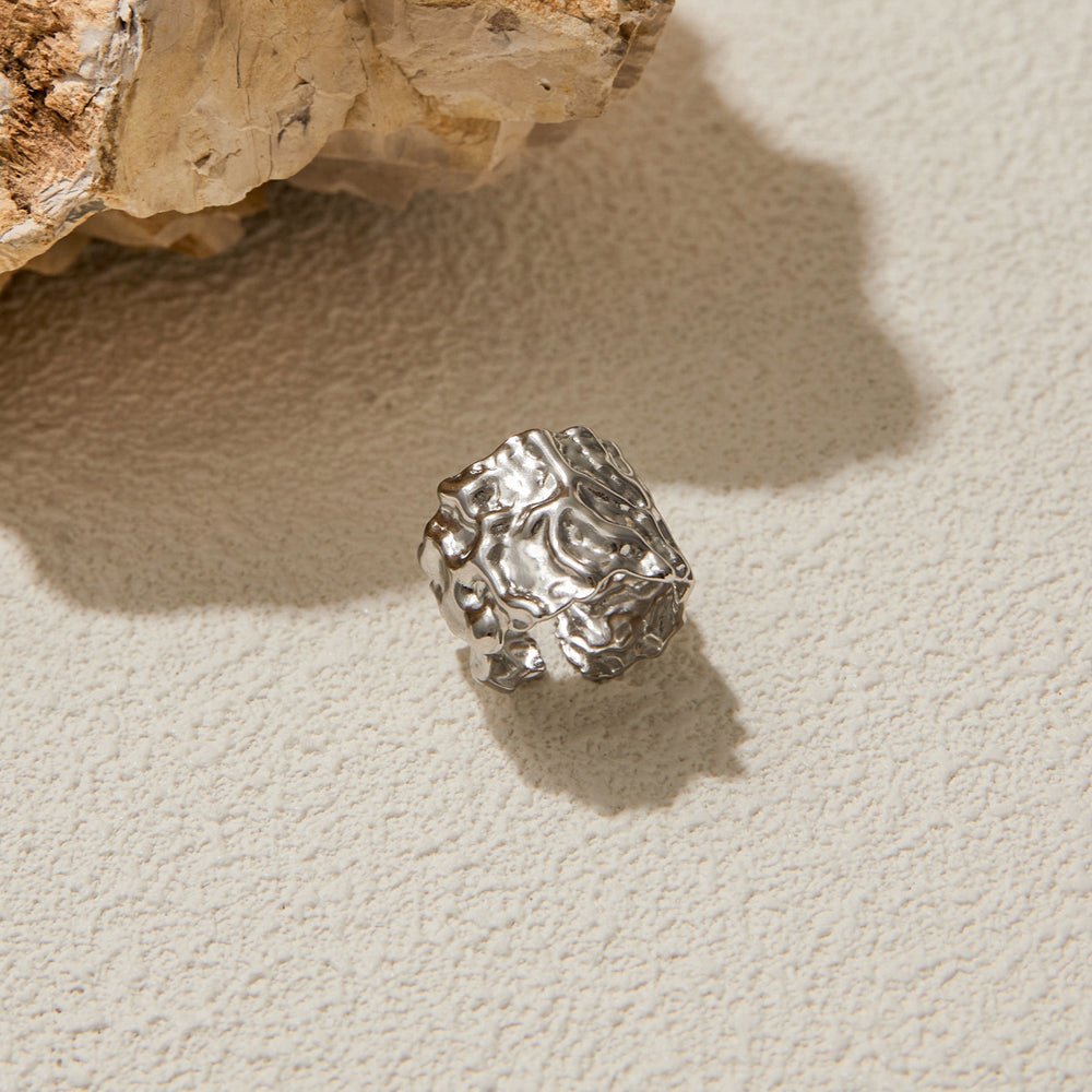 Aurora Texture Ring – adjustable gold ring