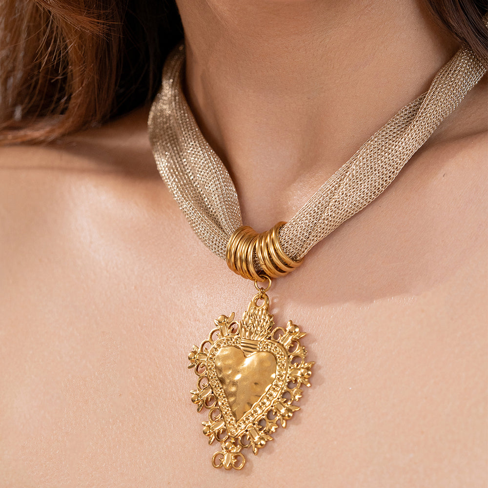 Golden Heart Medallion Necklace – gold necklace