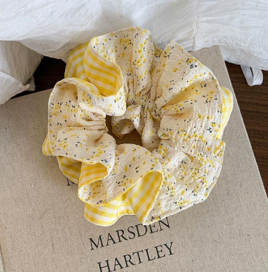 Sunny Meadow Scrunchie – scrunchie