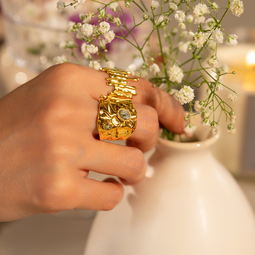 Emerald Crush Ring – adjustable gold ring