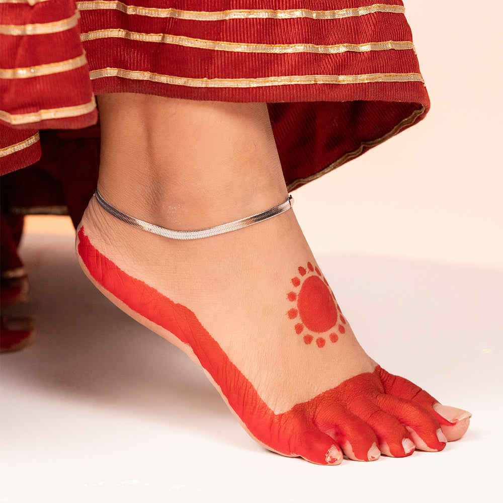Sleek Line Anklet