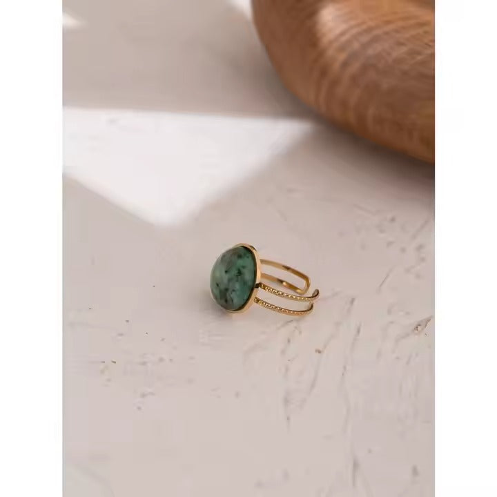 Green Aura Ring – adjustable gold ring