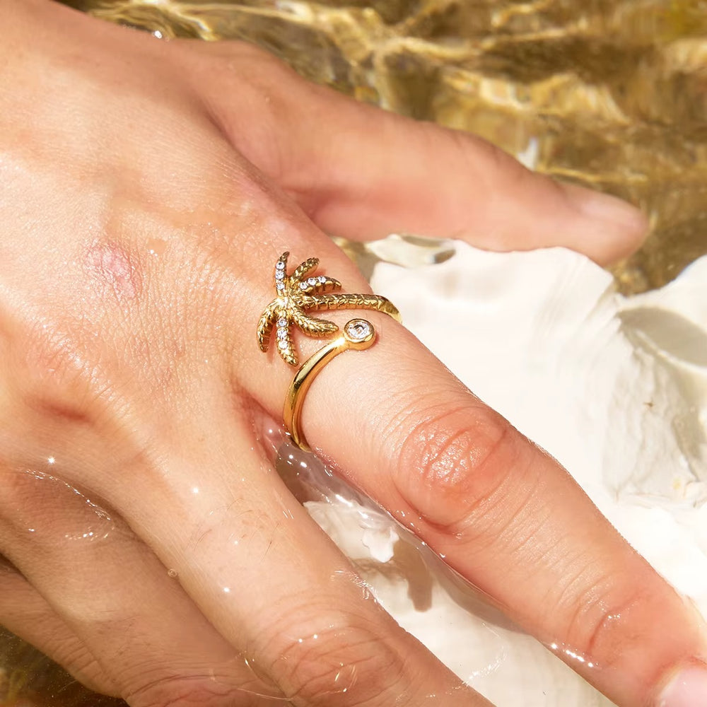 Tropicana Palm Ring – adjustable gold ring