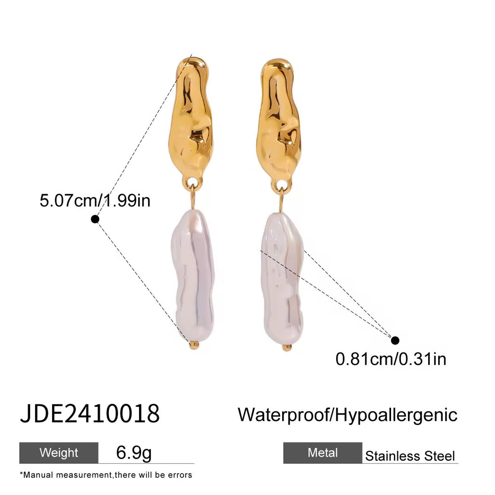 Melted Muse Drops – gold earrings with pearls