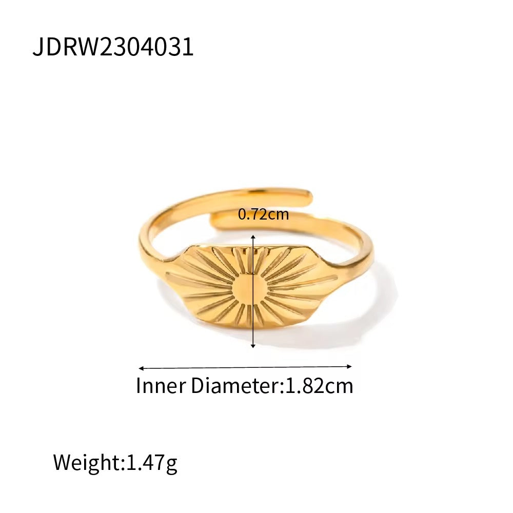 Solis Signet Ring – adjustable gold ring