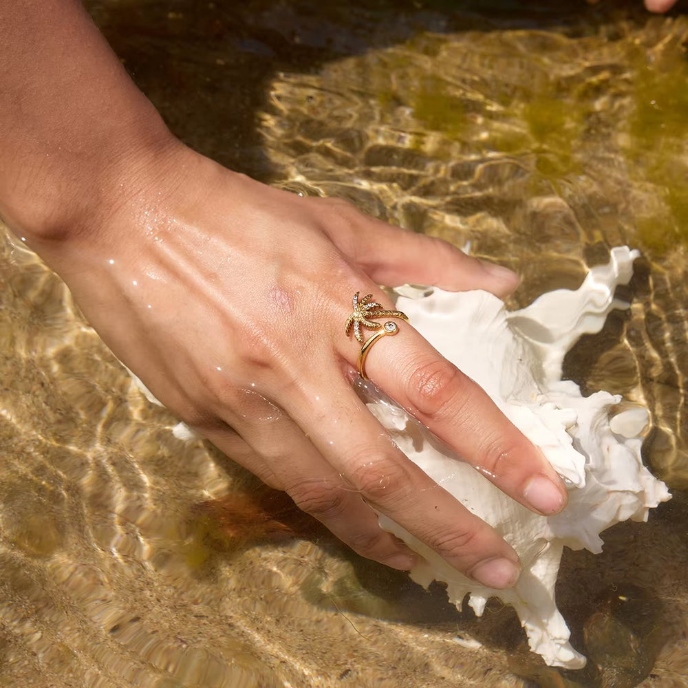 Tropicana Palm Ring – adjustable gold ring