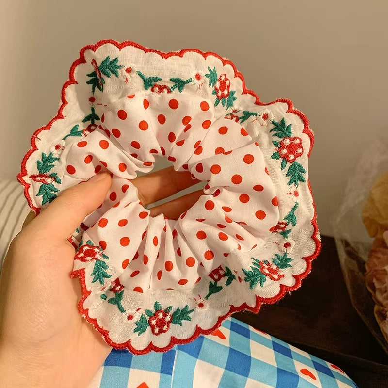 Embroidered Floral Scrunchie – scrunchie