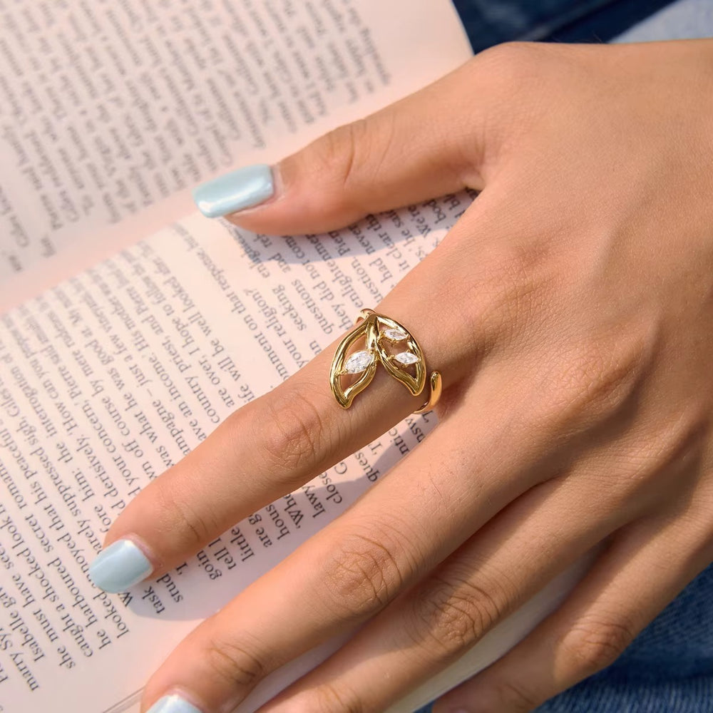 Lustre Vine Ring – adjustable gold ring