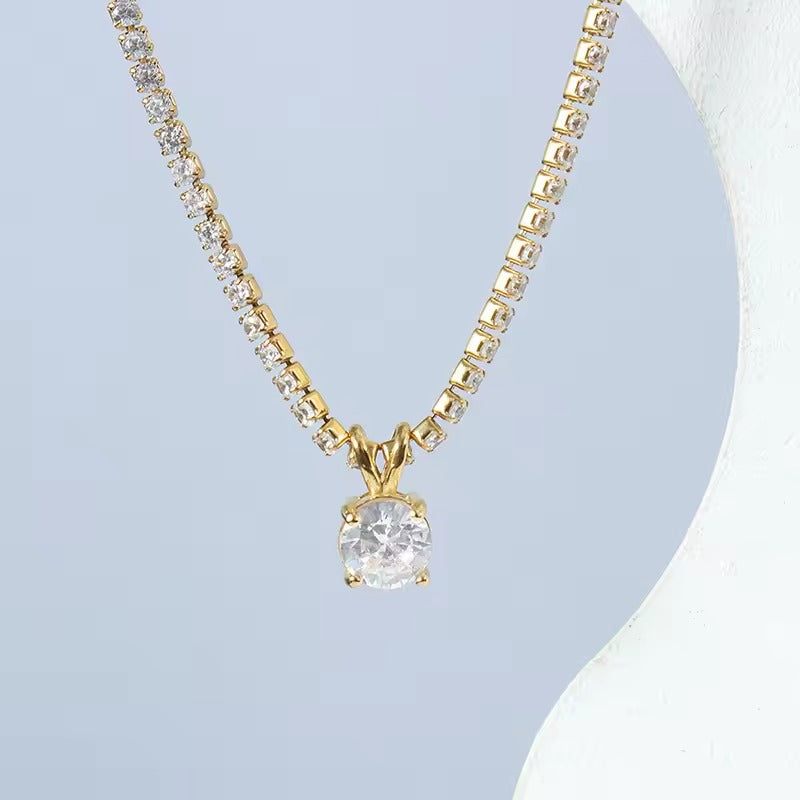 Diva Glow – gold necklace with cubic zirconia stones