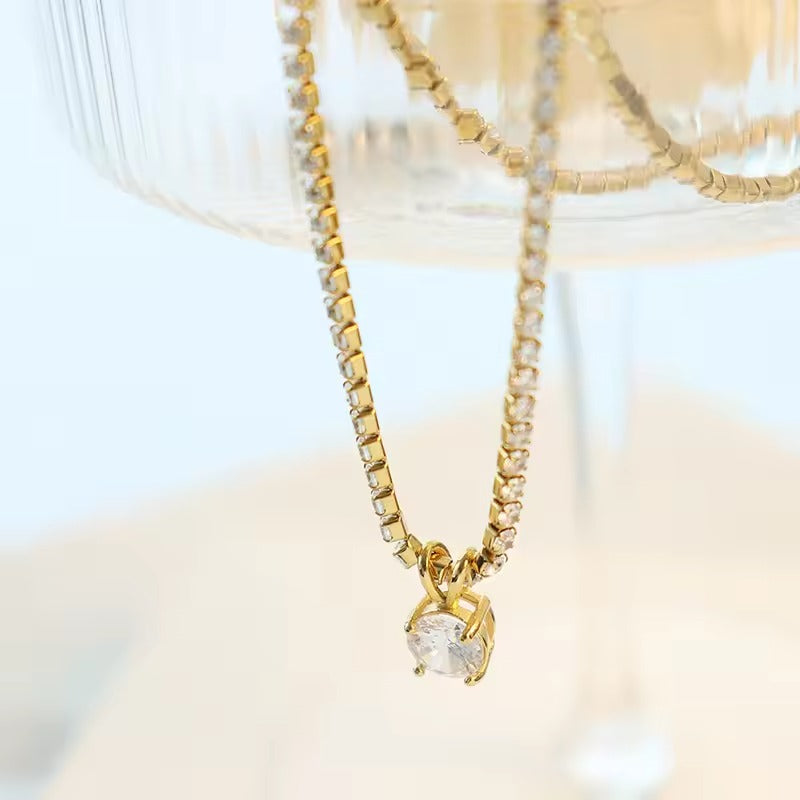 Diva Glow – gold necklace with cubic zirconia stones