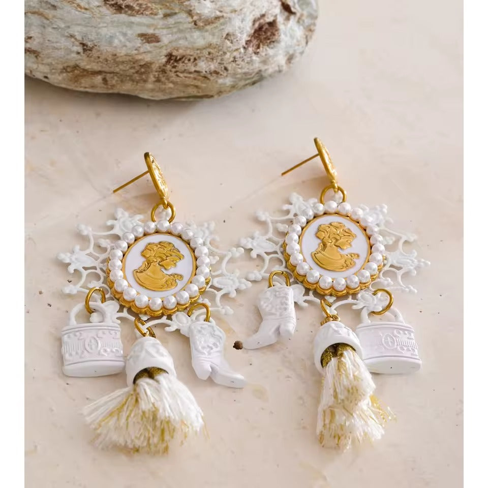 Cameo Royale Earrings – Ivory Gold – gold earrings with pearls