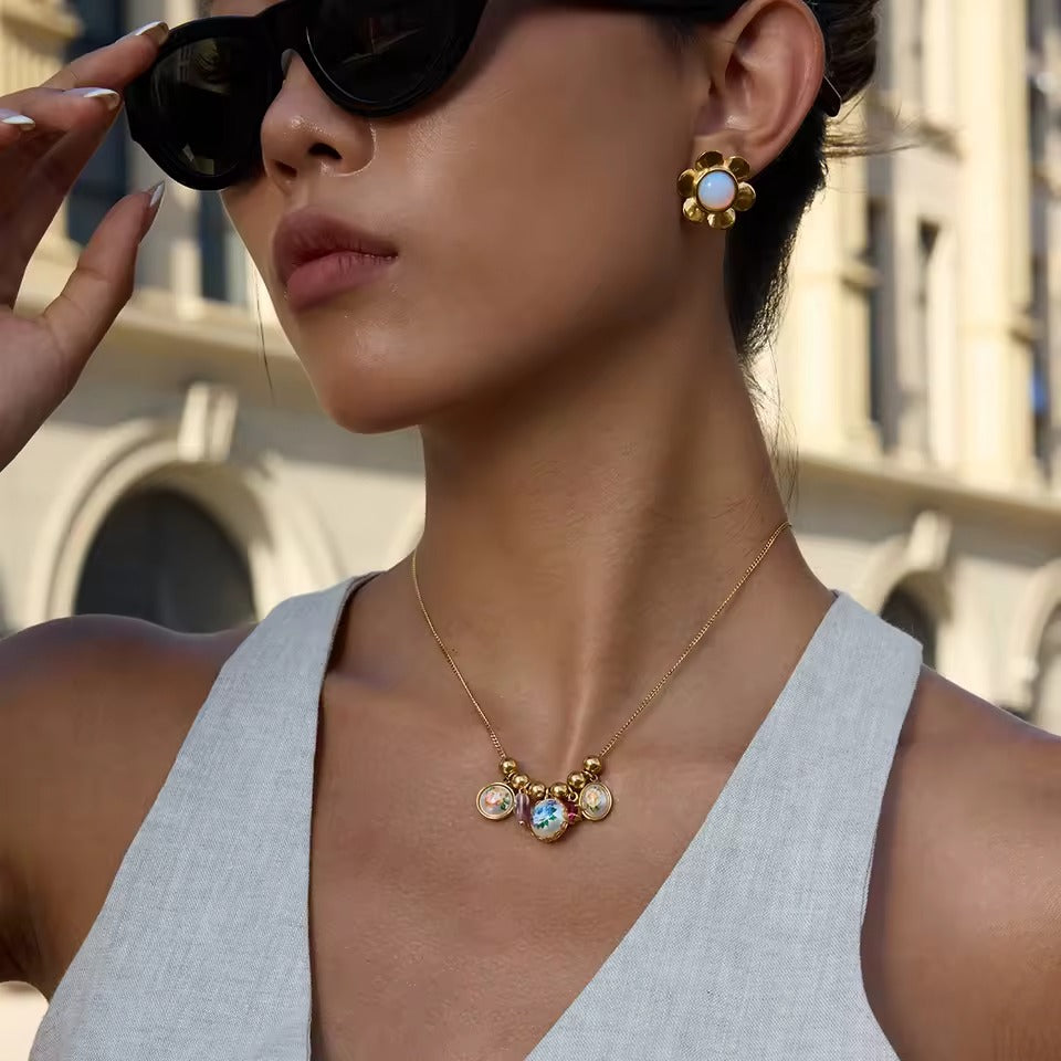 Fleur de Maison Necklace – gold necklace with pearls