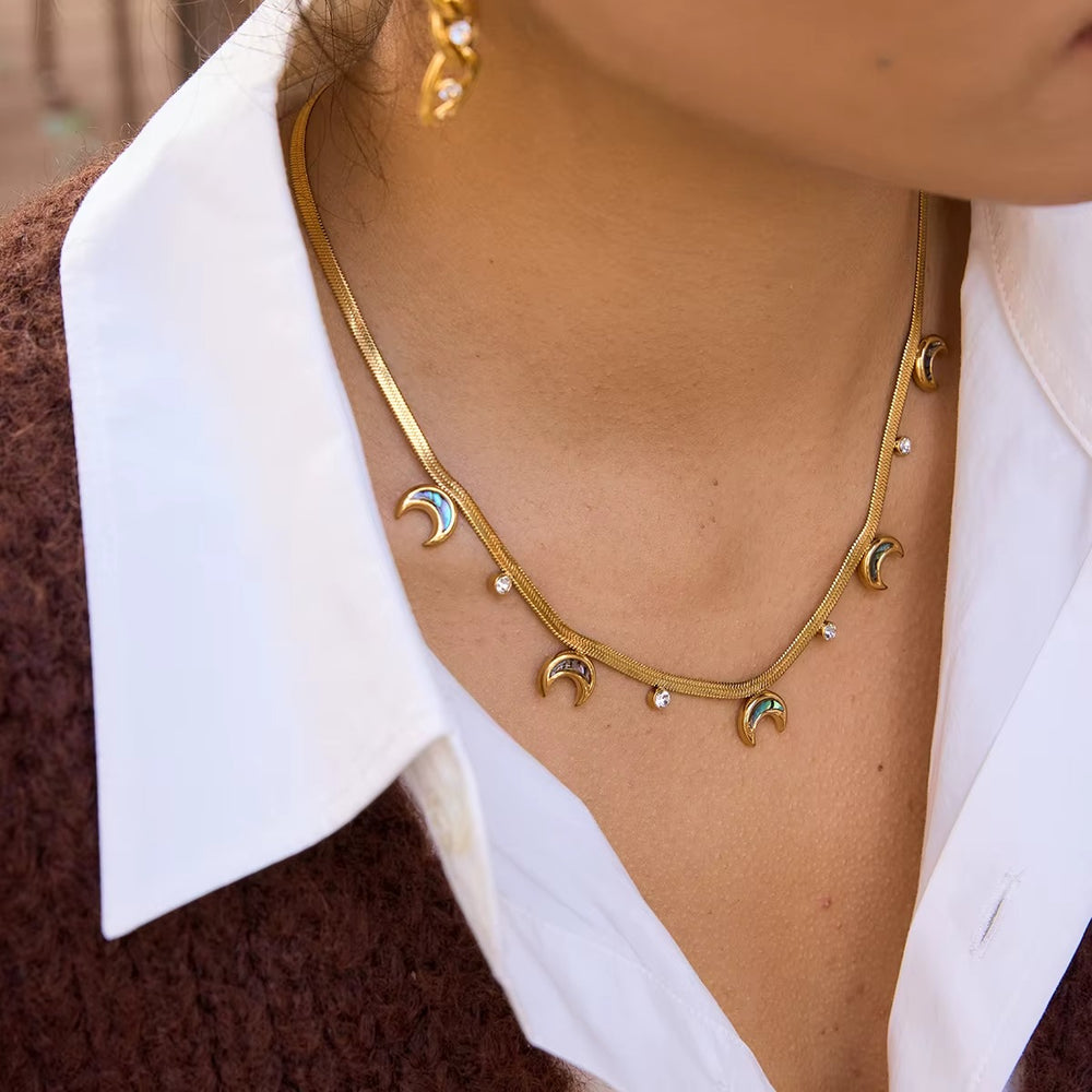 Lunar Flare Necklace – gold necklace