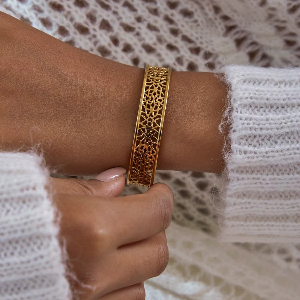 Golden Lace Cuff – gold bracelet