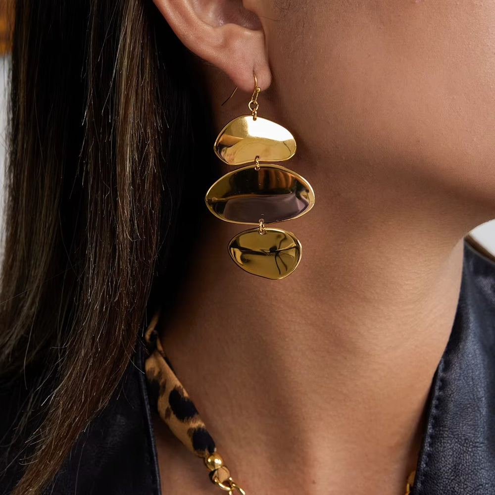 Auralune Drops – gold earrings