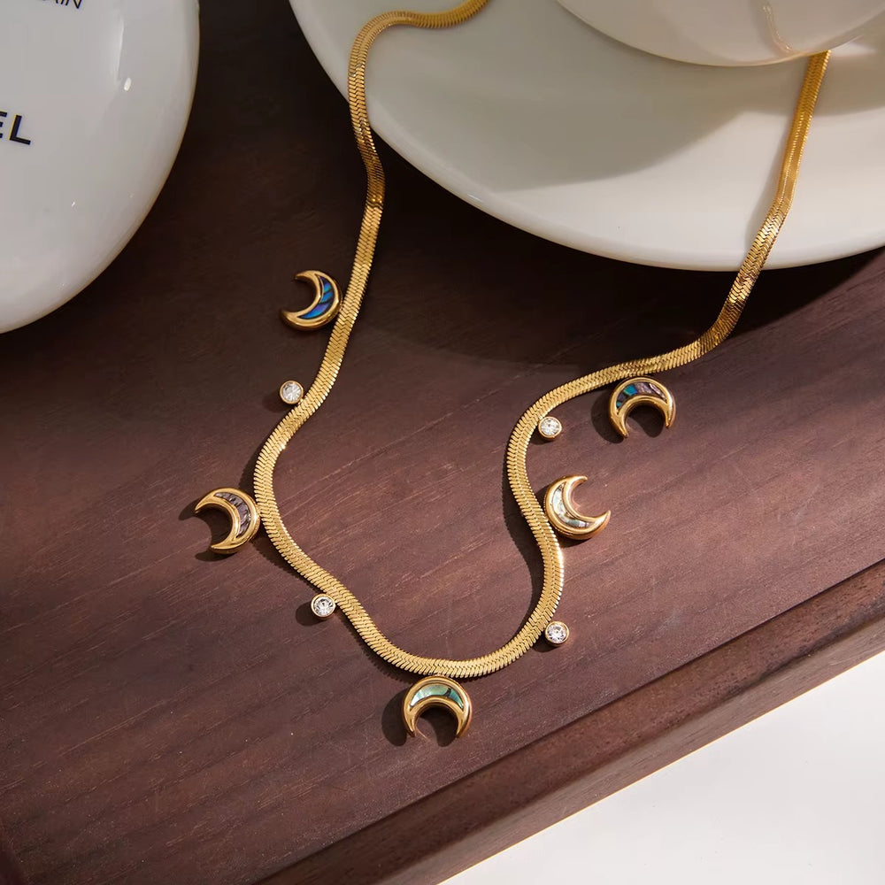 Lunar Flare Necklace – gold necklace
