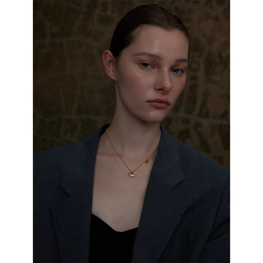 Dreamy Cloud – gold necklace