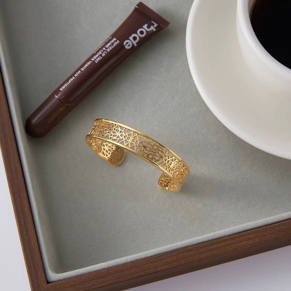 Golden Lace Cuff – gold bracelet