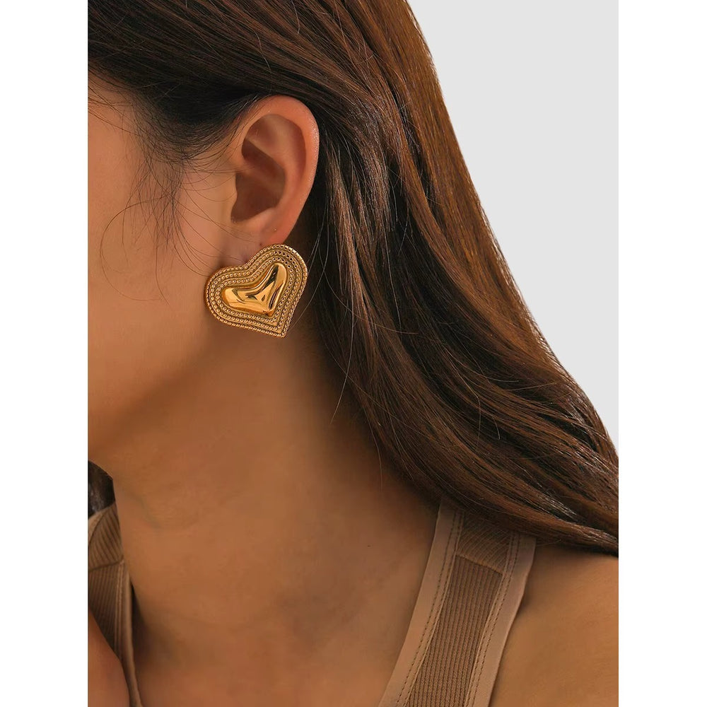 Amoura Studs – gold stud earrings