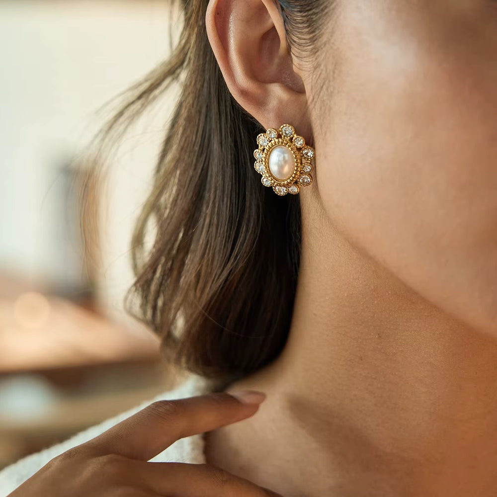 Eterna Bloom Earrings – gold earrings with pearls