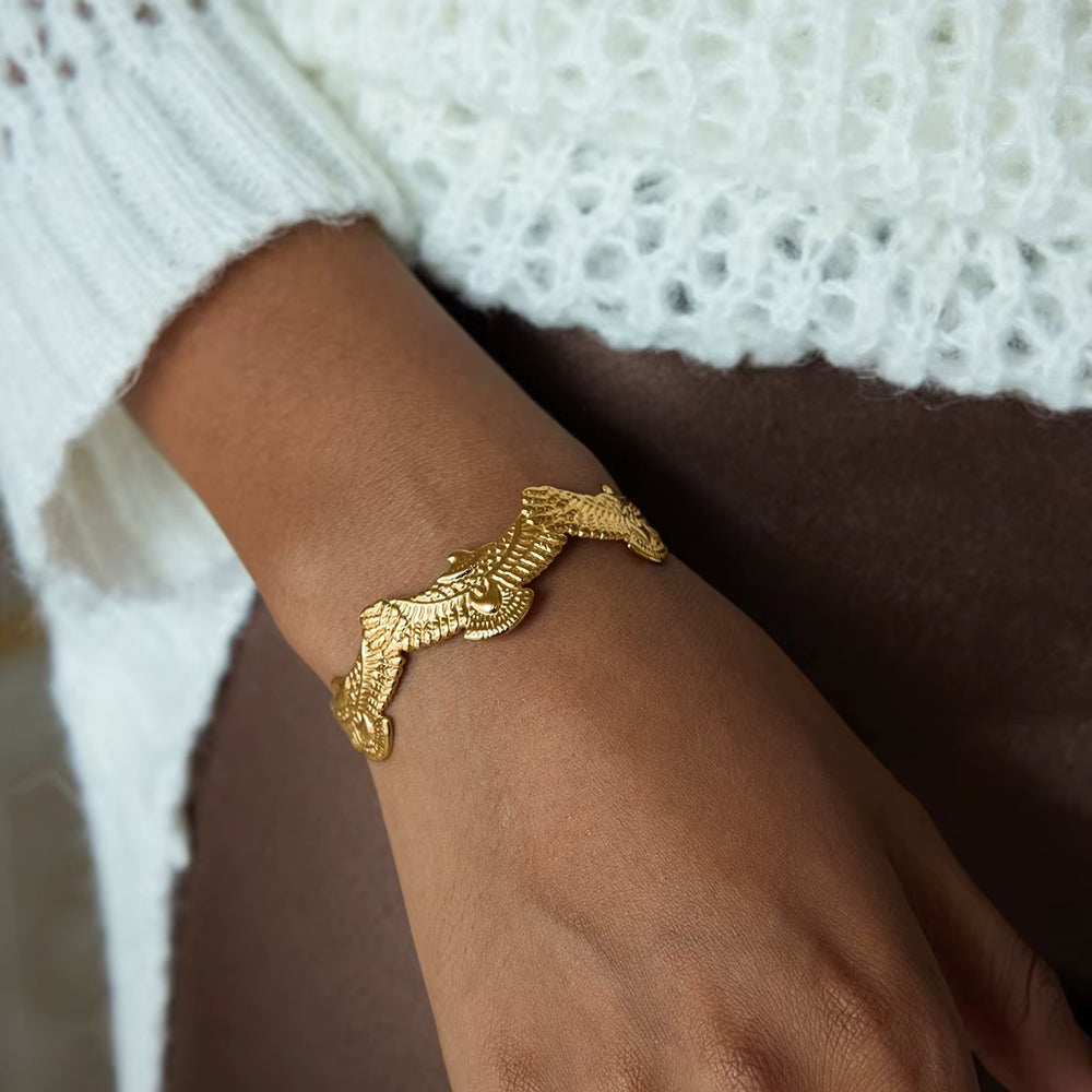 Auréva Cuff – gold bracelet