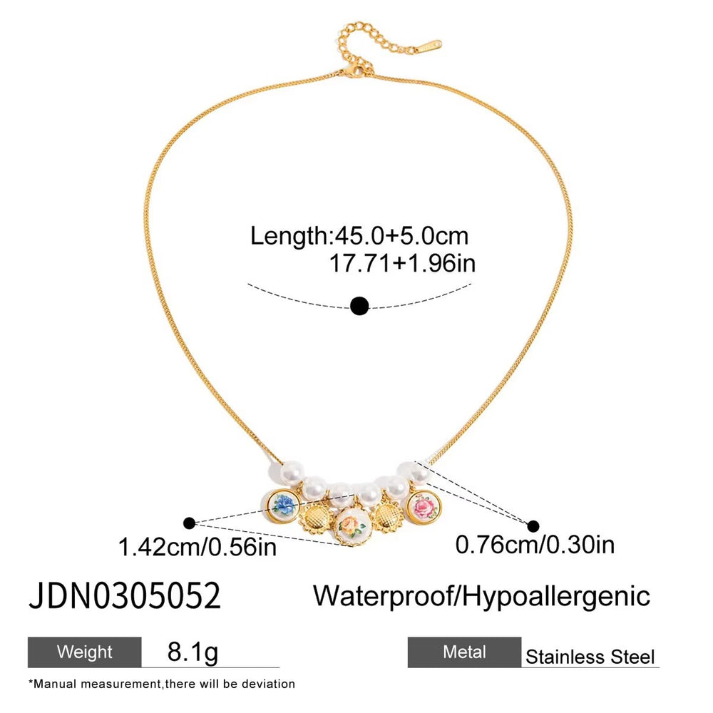 Maison Charm Necklace – gold necklace with enamel detail