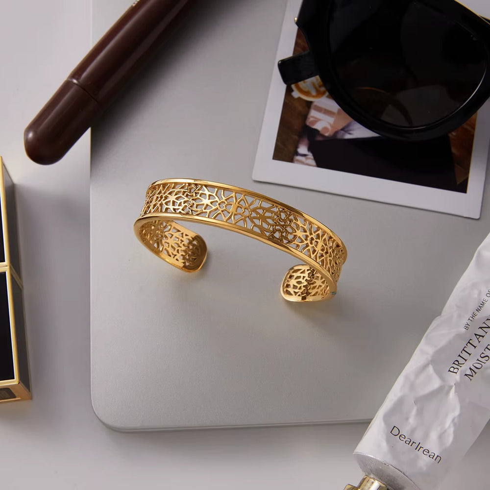 Golden Lace Cuff – gold bracelet