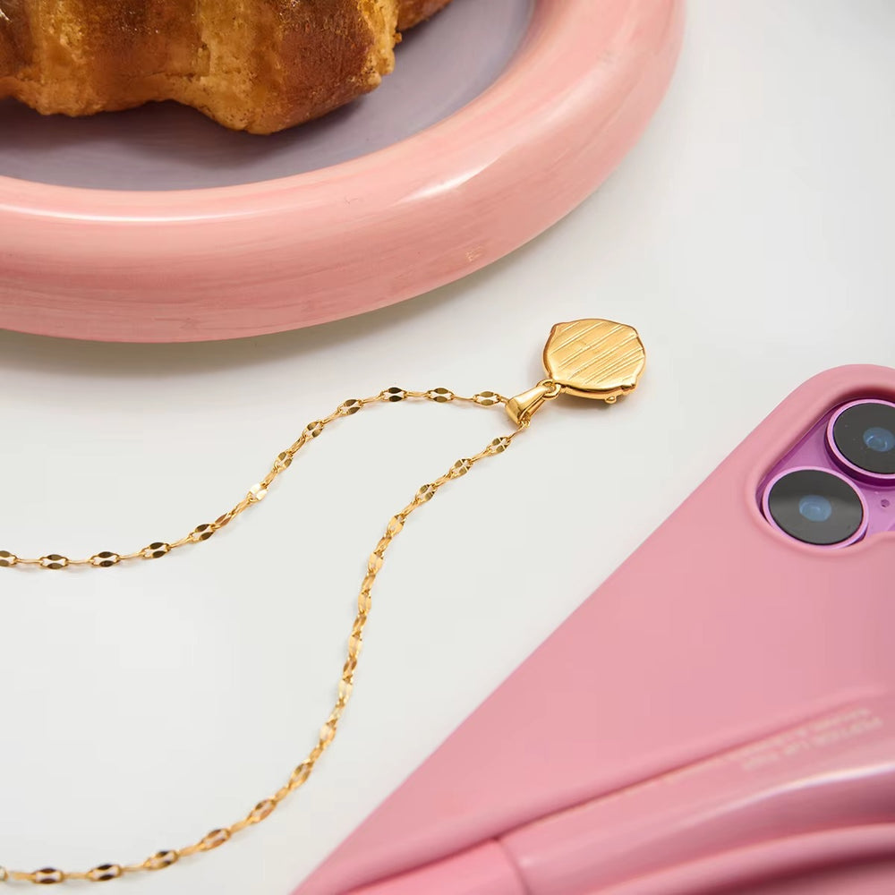 Rosabel Pendant – gold necklace with pearls
