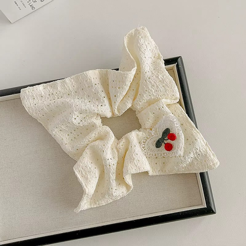 Cherry Heart Scrunchie – scrunchie