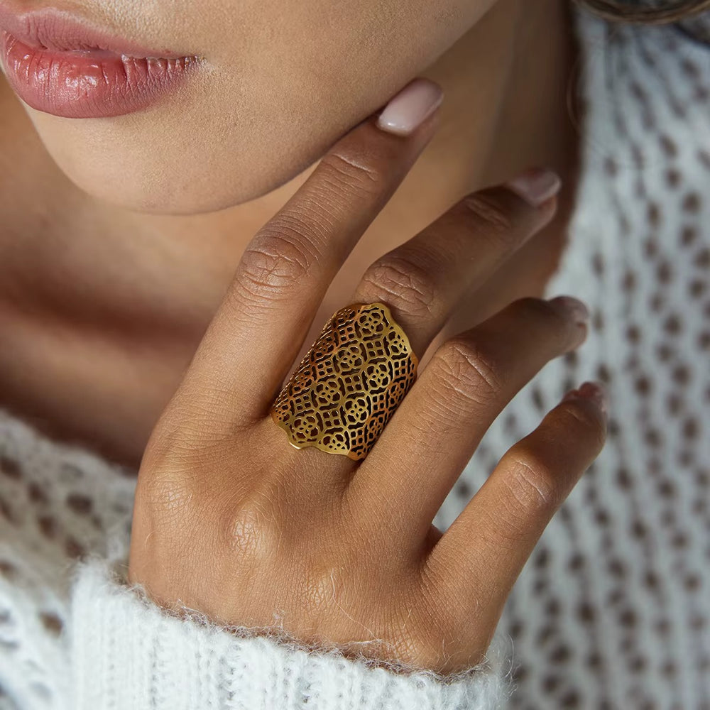Golden Lattice Ring – adjustable gold ring