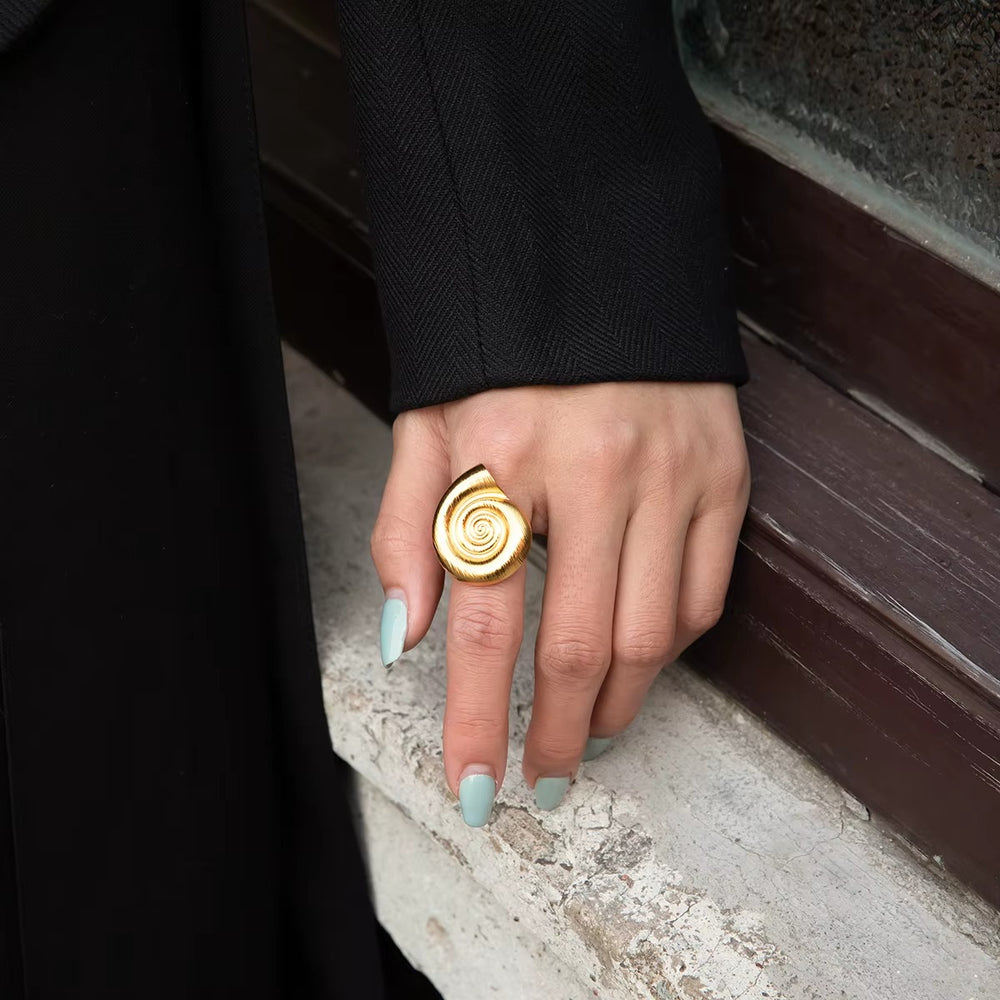 Golden Spiral Ring – adjustable gold ring
