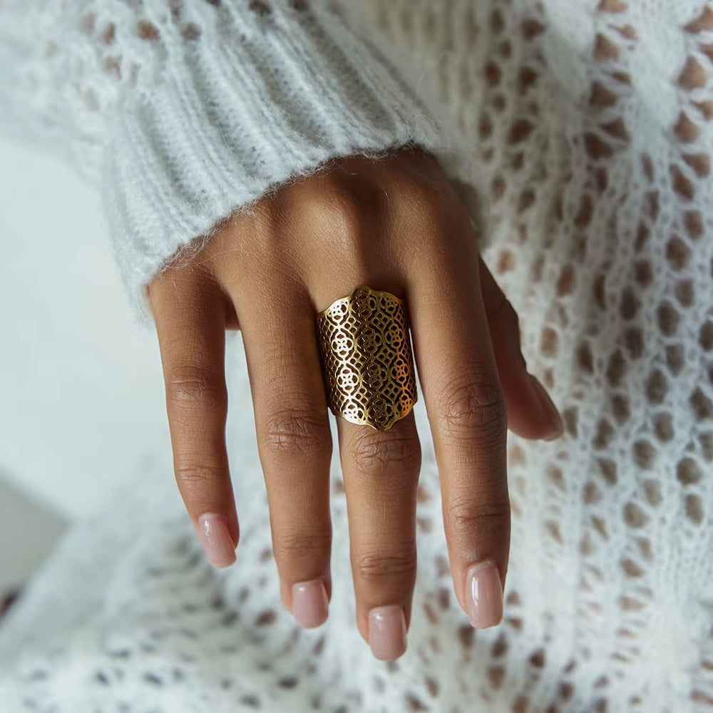 Golden Lattice Ring – adjustable gold ring