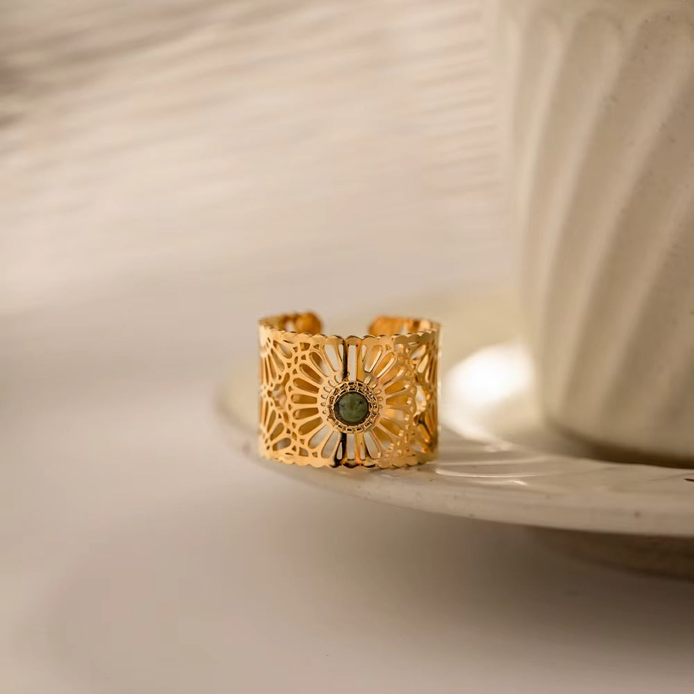 Liora – Vintage Bloom Ring – vintage gold filigree ring with green stone