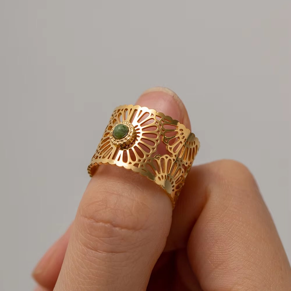 Liora – Vintage Bloom Ring – vintage gold filigree ring with green stone