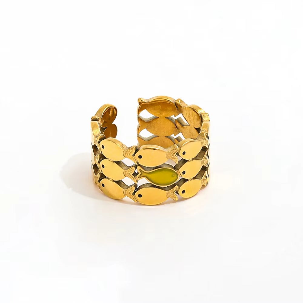 Pisces Power – adjustable gold ring with enamel detail