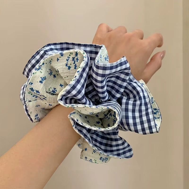 Bluebell Picnic Scrunchie – scrunchie