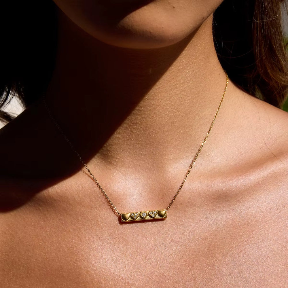 Heartline Bar Necklace – gold necklace