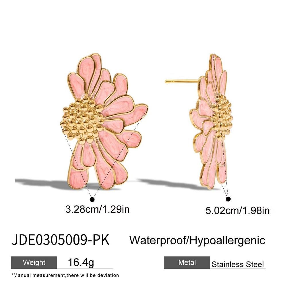 Petal Pop – gold earrings with pearls