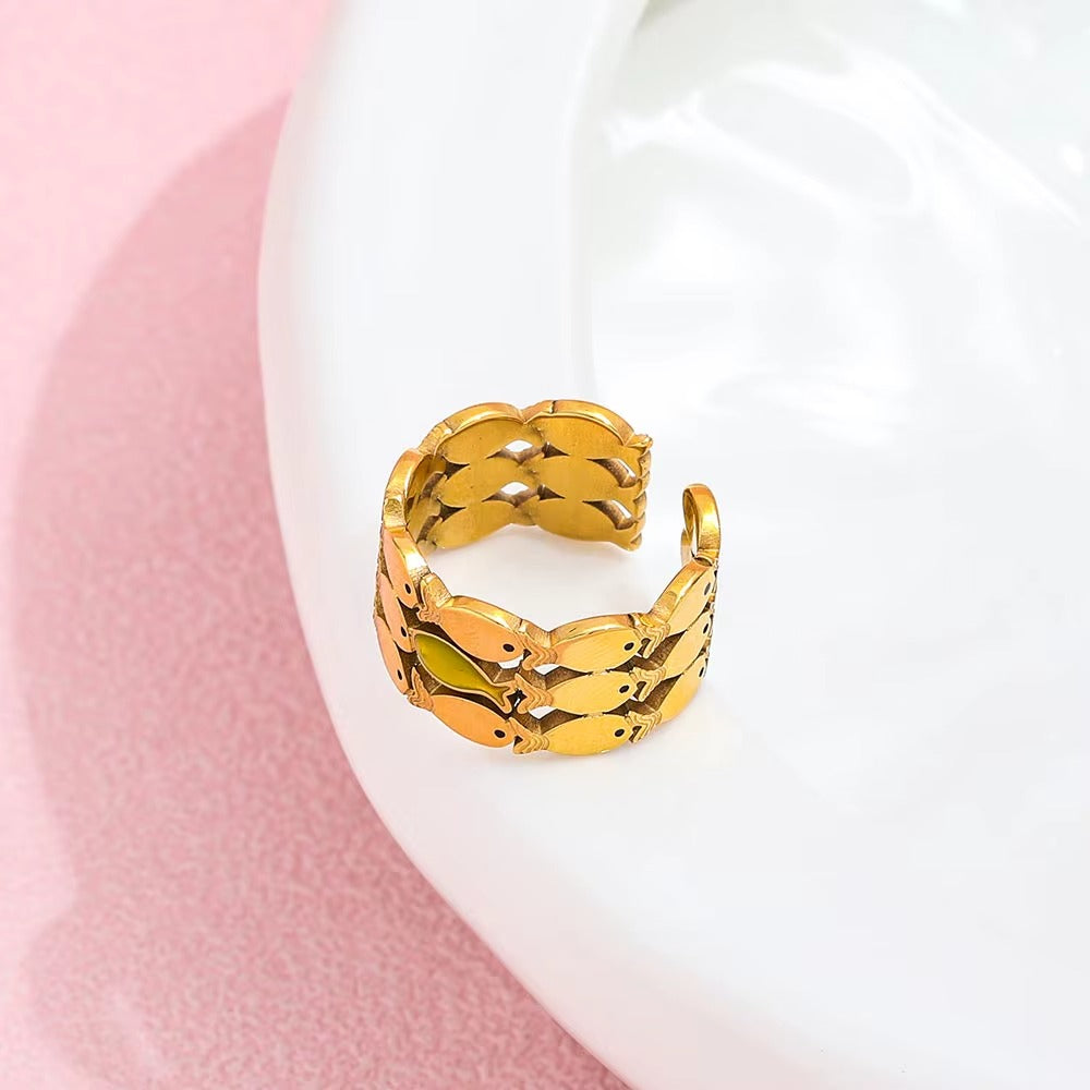 Pisces Power – adjustable gold ring with enamel detail