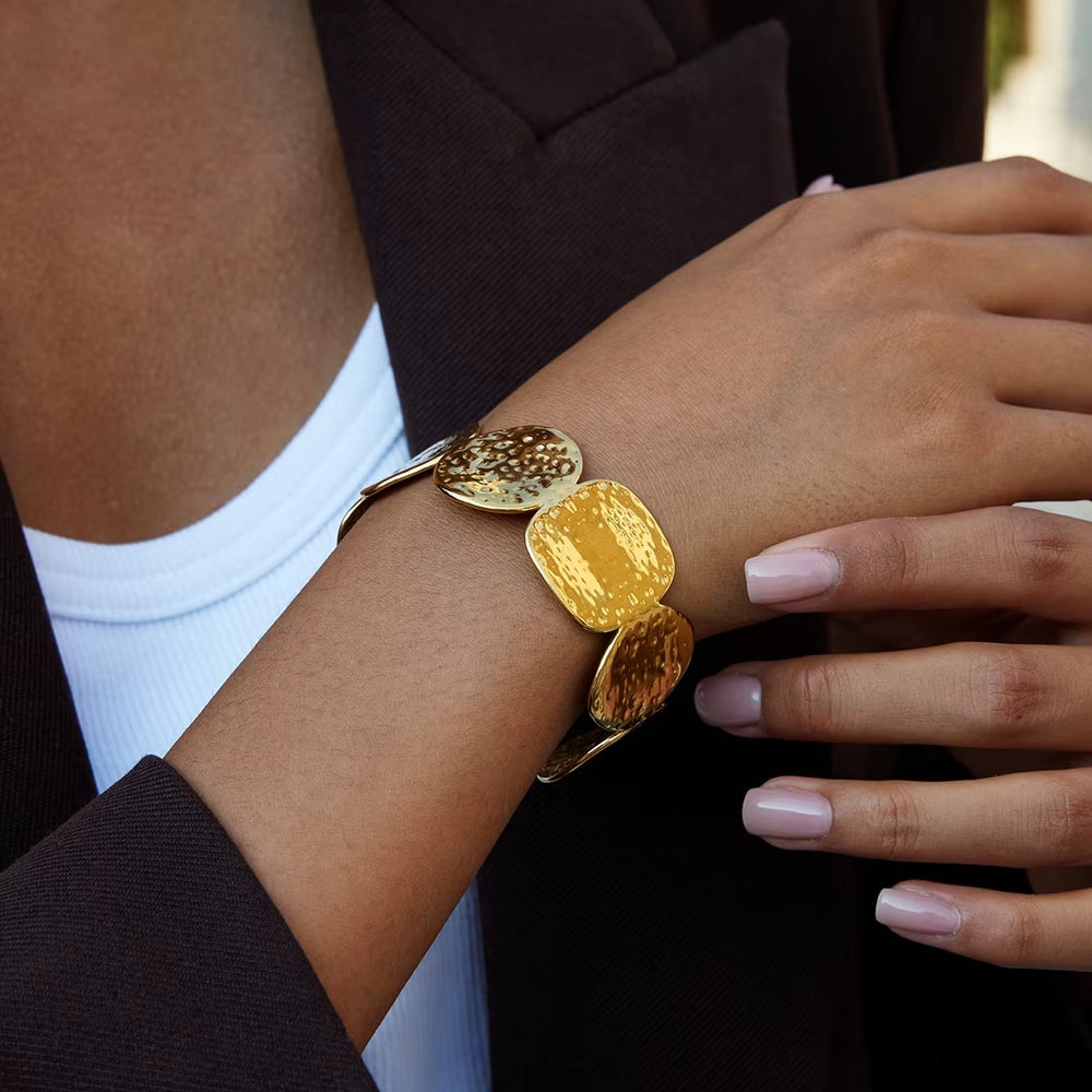 Lunara Cuff Bracelet – adjustable gold bracelet