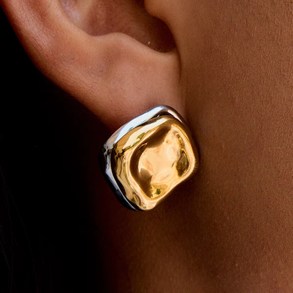 Gilded Ripple Studs – stud earrings