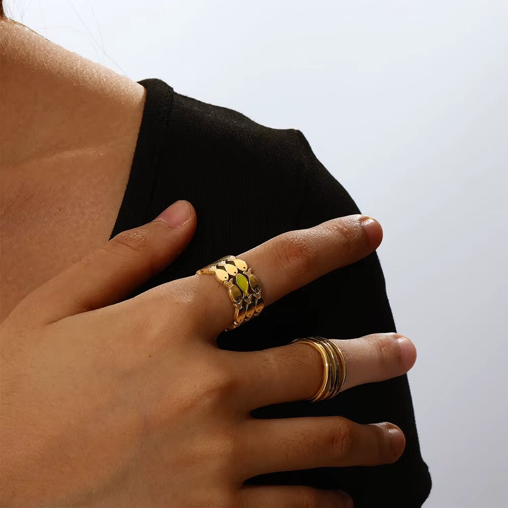Pisces Power – adjustable gold ring with enamel detail